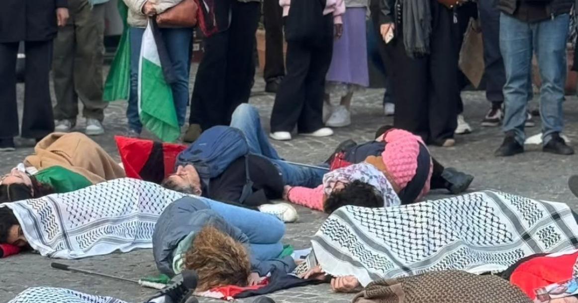 باريس.. نشطاء ينظمون وقفة مساندة لفلسطين