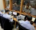 المالية بغزة تعلن موعد صرف مكافآت الثانوية العامة والامتحان الشامل