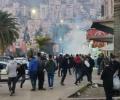 المركز الفلسطيني يدين قمع أمن السلطة لمسيرة نابلس