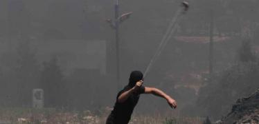 131 إصابة بمواجهات متفرقة مع الاحتلال في الضفة