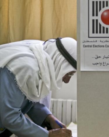 فصائل المقاومة تدعو السلطة للعدول عن قرارها بتأجيل الانتخابات