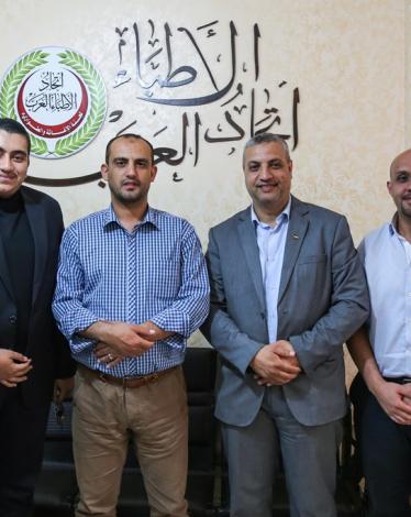 رواد يزور اتحاد الأطباء العرب