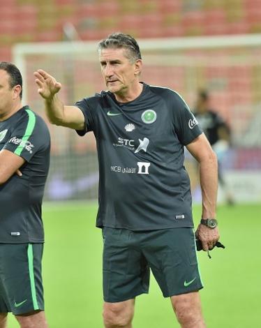 باوزا في مرمى الانتقادات