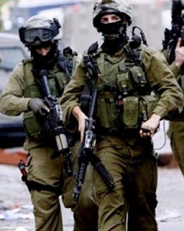 الاحتلال يسلم شابا من بيت ساحور بلاغا لمراجعة مخابراته