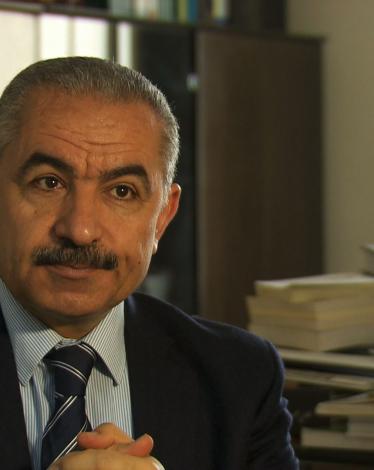 اشتية يدعو مصر للتدخل من أجل الأقصى