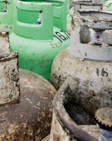 الدفاع المدني بضبط 88 اسطوانة غاز غير آمنة