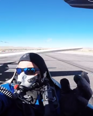 طيار أمريكي ينجو من الموت بأعجوبة