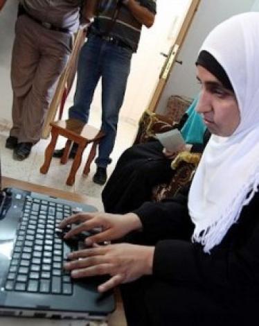 كدت مؤسسة مهجة القدس الشهداء والأسرى اليوم، أن ما يسمى الحاكم العسكري الإسرائيلية، للمنطقة حول الأسيرة إحسان حسن عبد الفتاح دبابسة (32 عاماً) من بلدة نوبا قضاء الخليل جنوب الضفة المحتلة للاعتقال الإداري لمدة ستة أشهر. وأشارت مهجة القدس إلى أن قوات الاحتلا