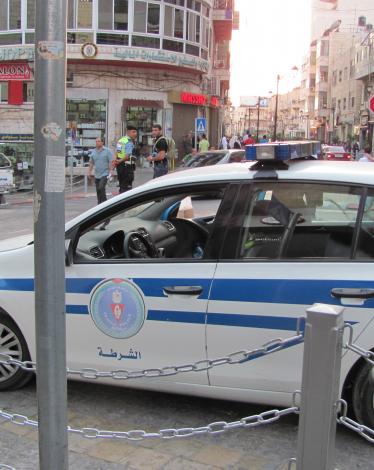 القبض على 3 أشخاص بتهمة سرقة مركبة بقلقيلية