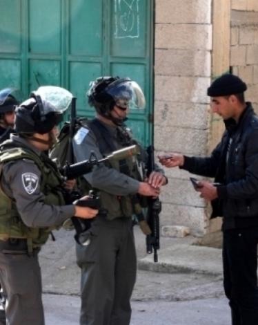 الاحتلال يسلم شابا من بيت فجار بلاغا لمراجعة مخابراته
