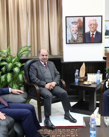الحساينة : الأشغال العامة تستهدف تطوير شبكة الطرق