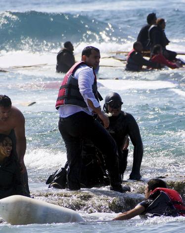 إيطاليا تنقذ 1759 مهاجرا من البحر المتوسط