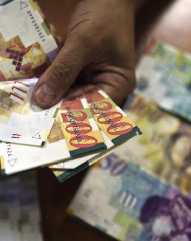 5e7a431b4236047ebd6d7ab7