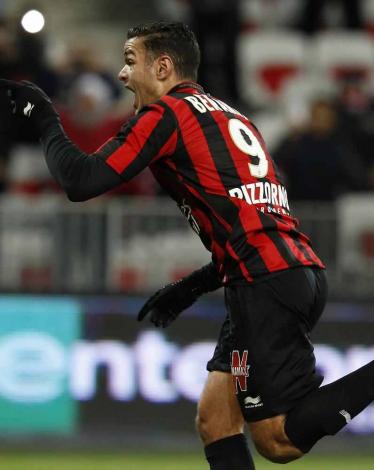 حاتم بن عرفة مهاجم نيس الفرنسي