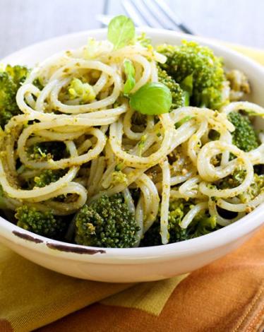 Lemon-spaghetti-with-tuna--broccoli