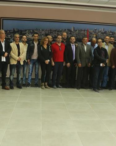 صورة الوفد الاعلامي المتجه للقاهرة