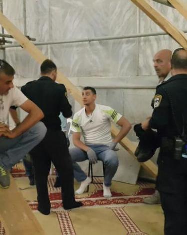 اعتقال موظفين بالأقصى