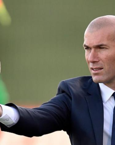 شكر زين الدين زيدان، المدير الفني لريال مدريد الإسباني، جماهير الفريق الملكي الغاضبة بعد فوز الميرنجي على ريال سوسييداد بثلاثية نظيفة، ضمن منافسات الليجا.  وقال زيدان، في تصريحات خلال المؤتمر الصحفي الذي أعقب المباراة أمس: 