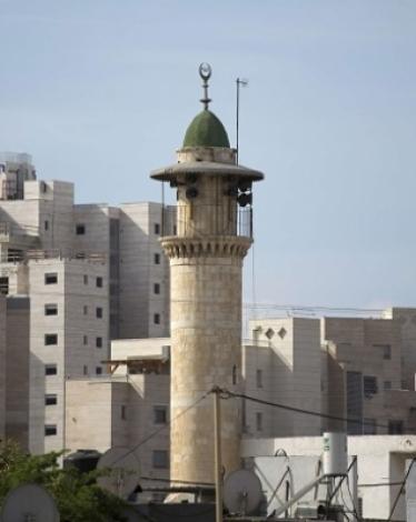 تناقش اللجنة الوزارية للتشريع، اليوم الأحد، قانون إسكات الآذان بصيغته الجديدة، وفي حال تمت المصادقة عليه فسوف يطرح على الكنيست للمصادقة عليه الأسبوع القادم.  وبحسب وسائل الإعلام الإسرائيلية، فإن الصيغة الجديدة للقانون تستثني استخدام مكبرات الصوت من قبل ال