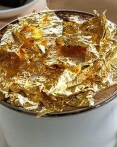 في دبي.. كابوتشينو مرصّع بالذهب