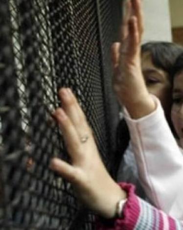 أسيرات أطفال في سجون الاحتلال الإسرائيلي