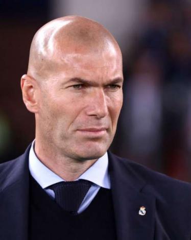 ريال مدريد يترقب قرار زيدان