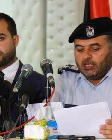 أكدت وزارة الداخلية في غزة إنها ستضرب بيد من حديد كل من تسول له نفسه المساس بحالة الاستقرار الأمني في غزة، مشددة أنه لن يشفع لأحد في ذلك عائلة أو تنظيم أو جماعة مهما كانت التحديات، بعد حادثتي قتل 