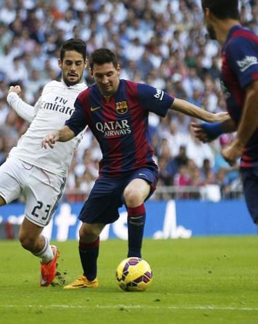 ميسي يدفع برشلونة نحو صفقة تاريخية مع ريال مدريد
