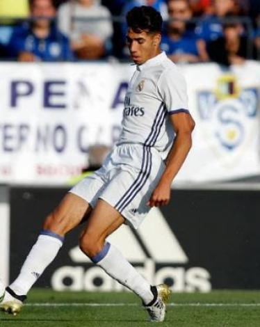 لاعب مغربي بديلا لدانيلو بريال مدريد ينوي الفرنسي زين الدين زيدان المدير الفني لفريق ريال مدريد, الاستعانة رسميا بالمغرب الشاب أشرف حكيمي للتواجد في مركز الظهير الأيمن خلال منافسات الموسم المقبل. وقالت مجلة "دون بالون" الإسبانية, إن زيدان مقتنع بمستوى حكي
