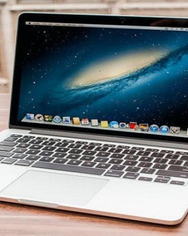 أبل تنوي تحديث حاسوبها MacBook Pro جذريا