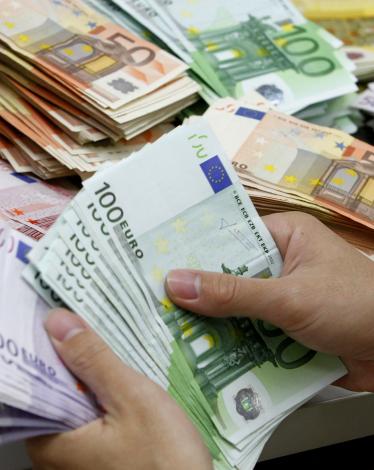 Euro100