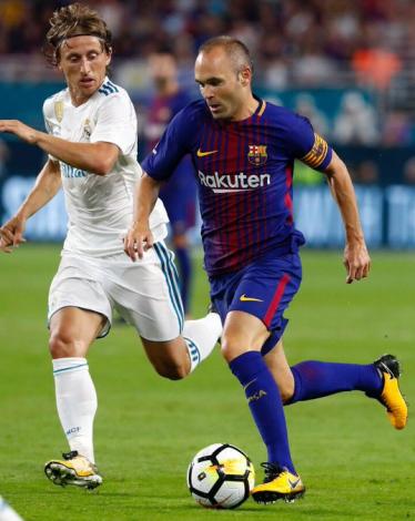 برشلونة يبحث عن رسام جديد مزدوج المهام