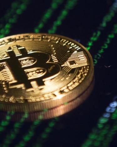 عملة بتكوين تعود بقوة.. ما السر؟