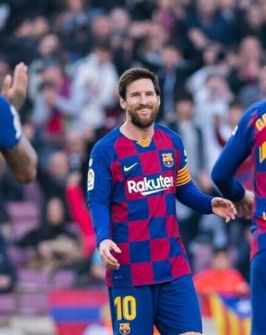 نابولي وبرشلونة وميسي وفيدال وغريزمان