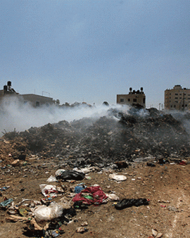 القبض على 3 أشخاص حرقوا مخلفات صلبة غرب الخليل