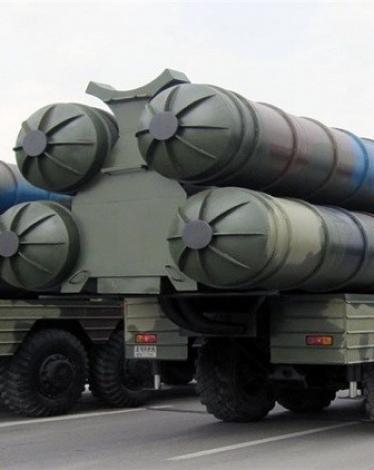 طهران تعرض "إس-300" من "صنعها"