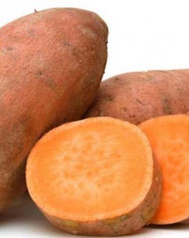 قلّة قليلة من السيدات يستعملنَ البطاطا في تحضير أطباقهِنّ وأطباق عائلاتهِنّ. لكن، لو عرفنَ فوائد هذه الثمار الشتوية، لحاولنَ استغلالها في المطبخ بفضل فوائدها المضادة للأكسدة. تعرّفي في الآتي على أبرز فوائد البطاطا الحلوة:   _ كبح الجوع: إنّ مؤشّر السكّر ف