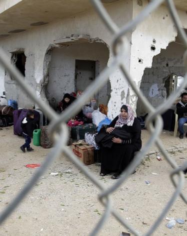 العالقون.. عذابُ الانتظار وجحيمُ العبور 