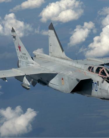 Russian_Air_Force_MiG-31_inflight_Pichugin