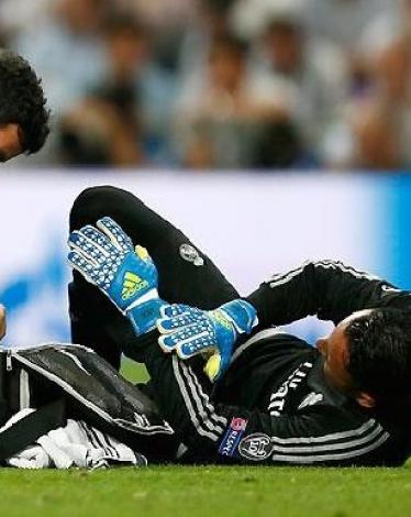 لحظة إصابة الحارس كيلور نافاس