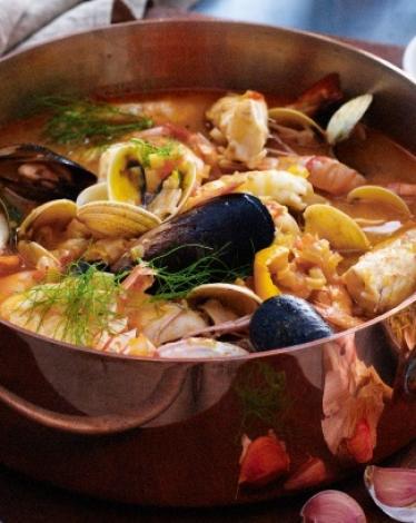 طبق-مأكولات-بحرية-فرنسية