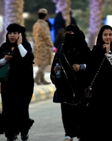 -مرة..-السعودية-تسمح-بتأجير-غرف-الفنادق-للنساء-من-دون-محرم