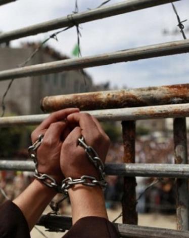 تسعة أسرى يدخلون اليوم أعوامًا جديدة في السجون