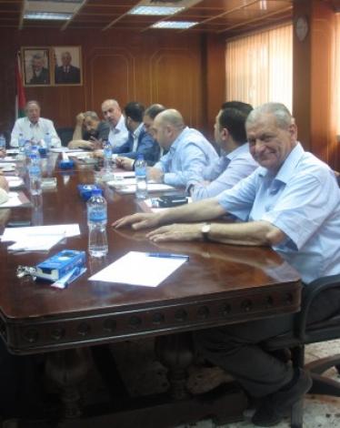 غرفة تجارة نابلس تبحث مشاكل القطاع العقاري