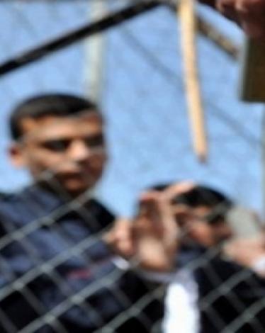 الأسرى للدراسات : تواصل الاضراب عن الطعام لثلاثة من الأسرى