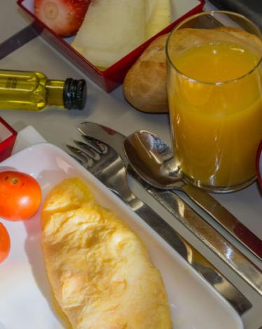 الطعام على متن الطائرة