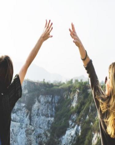 السعادة يمكن أن تكون بريد الصحة الوافرة وطول العمر (مواقع التواصل)