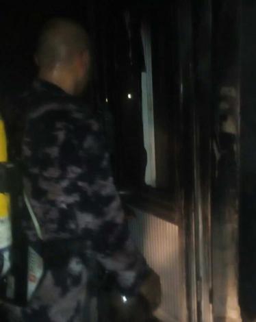 دفاع مدني بيت لحم ينقذ عائلة ويخمد حريق ببيت ساحور