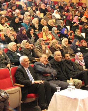 تكريم الآذنات في الخليل