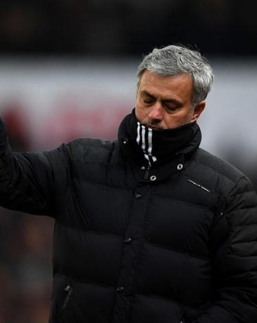 مورينيو ينتقد جدول مباريات يونايتد 